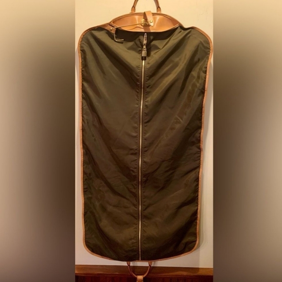 Authentic Louis Vuitton Garment Bag w/Poignet & LV Hanger +Free Mystery Gift - Picture 7 of 11